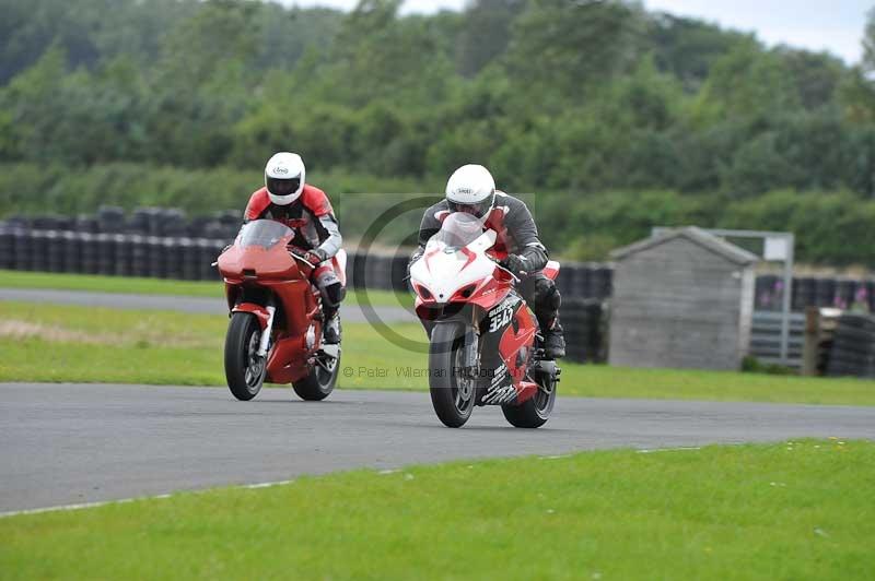 Motorcycle action photographs;cadwell;cadwell park photographs;event digital images;eventdigitalimages;motor racing louth lincolnshire;no limits trackdays;peter wileman photography;trackday;trackday digital images;trackday photos