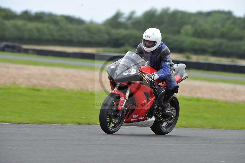 Motorcycle action photographs;cadwell;cadwell park photographs;event digital images;eventdigitalimages;motor racing louth lincolnshire;no limits trackdays;peter wileman photography;trackday;trackday digital images;trackday photos