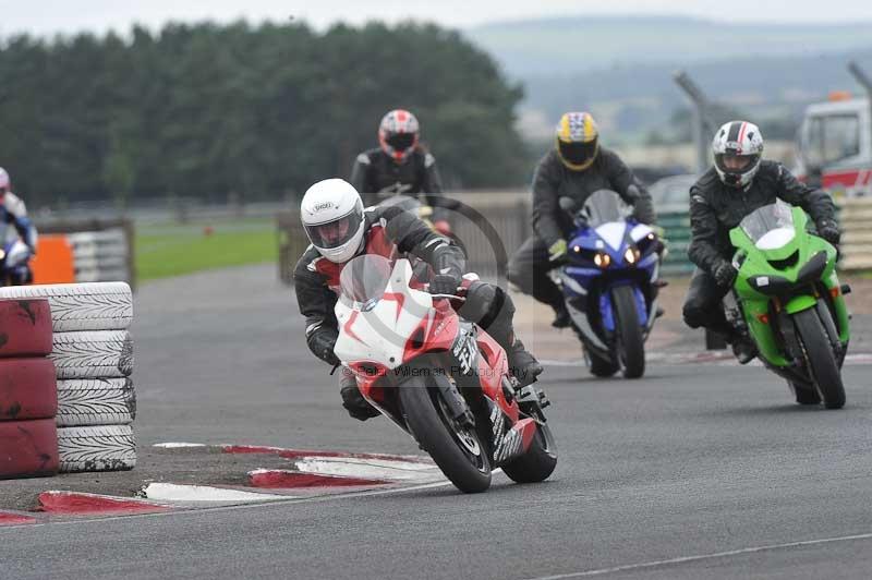 Motorcycle action photographs;cadwell;cadwell park photographs;event digital images;eventdigitalimages;motor racing louth lincolnshire;no limits trackdays;peter wileman photography;trackday;trackday digital images;trackday photos