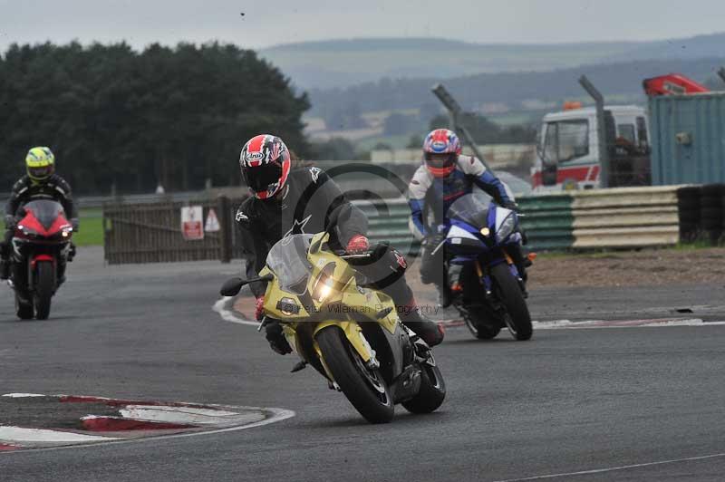 Motorcycle action photographs;cadwell;cadwell park photographs;event digital images;eventdigitalimages;motor racing louth lincolnshire;no limits trackdays;peter wileman photography;trackday;trackday digital images;trackday photos