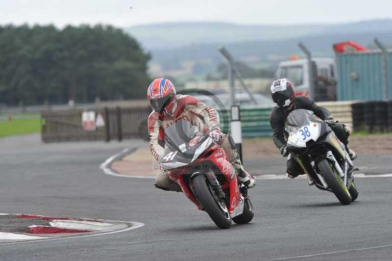 Motorcycle action photographs;cadwell;cadwell park photographs;event digital images;eventdigitalimages;motor racing louth lincolnshire;no limits trackdays;peter wileman photography;trackday;trackday digital images;trackday photos