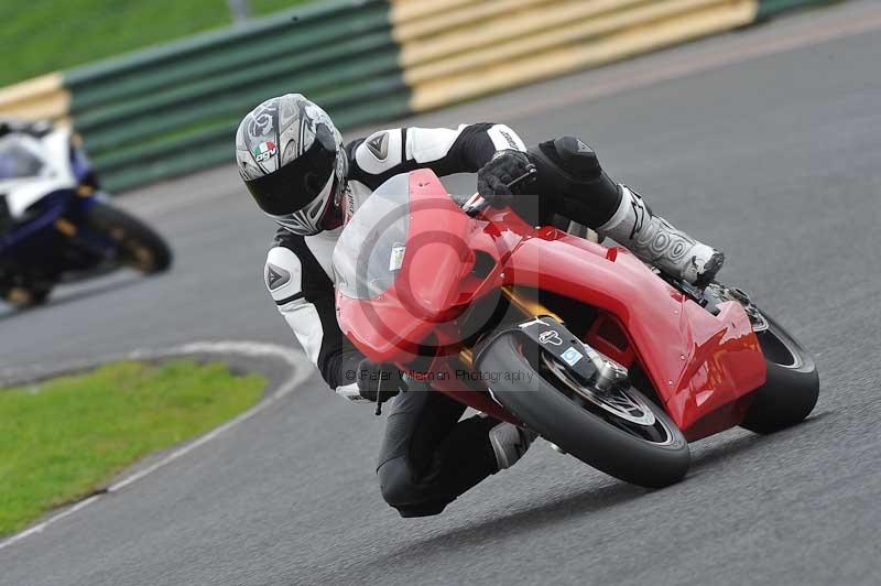 Motorcycle action photographs;cadwell;cadwell park photographs;event digital images;eventdigitalimages;motor racing louth lincolnshire;no limits trackdays;peter wileman photography;trackday;trackday digital images;trackday photos