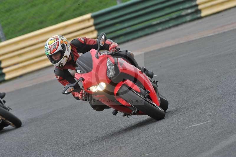 Motorcycle action photographs;cadwell;cadwell park photographs;event digital images;eventdigitalimages;motor racing louth lincolnshire;no limits trackdays;peter wileman photography;trackday;trackday digital images;trackday photos