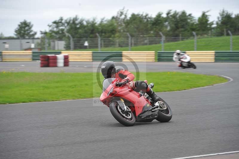 Motorcycle action photographs;cadwell;cadwell park photographs;event digital images;eventdigitalimages;motor racing louth lincolnshire;no limits trackdays;peter wileman photography;trackday;trackday digital images;trackday photos