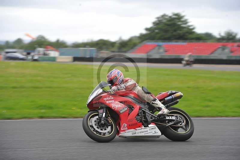 Motorcycle action photographs;cadwell;cadwell park photographs;event digital images;eventdigitalimages;motor racing louth lincolnshire;no limits trackdays;peter wileman photography;trackday;trackday digital images;trackday photos