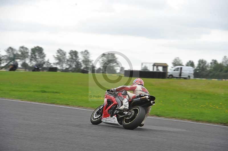 Motorcycle action photographs;cadwell;cadwell park photographs;event digital images;eventdigitalimages;motor racing louth lincolnshire;no limits trackdays;peter wileman photography;trackday;trackday digital images;trackday photos