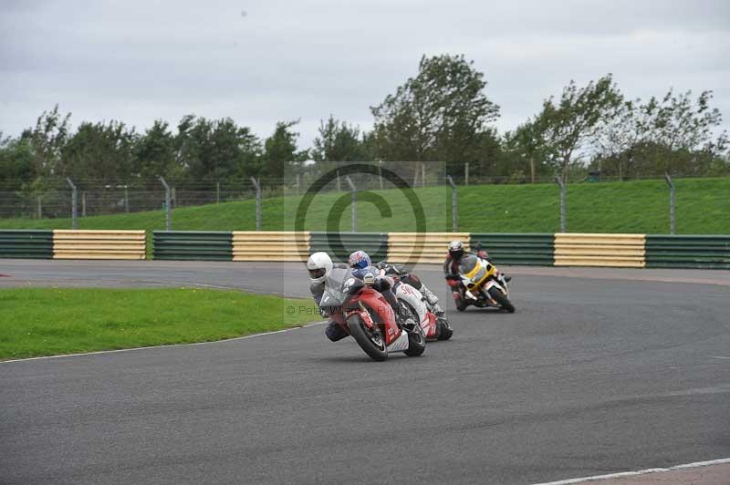 Motorcycle action photographs;cadwell;cadwell park photographs;event digital images;eventdigitalimages;motor racing louth lincolnshire;no limits trackdays;peter wileman photography;trackday;trackday digital images;trackday photos
