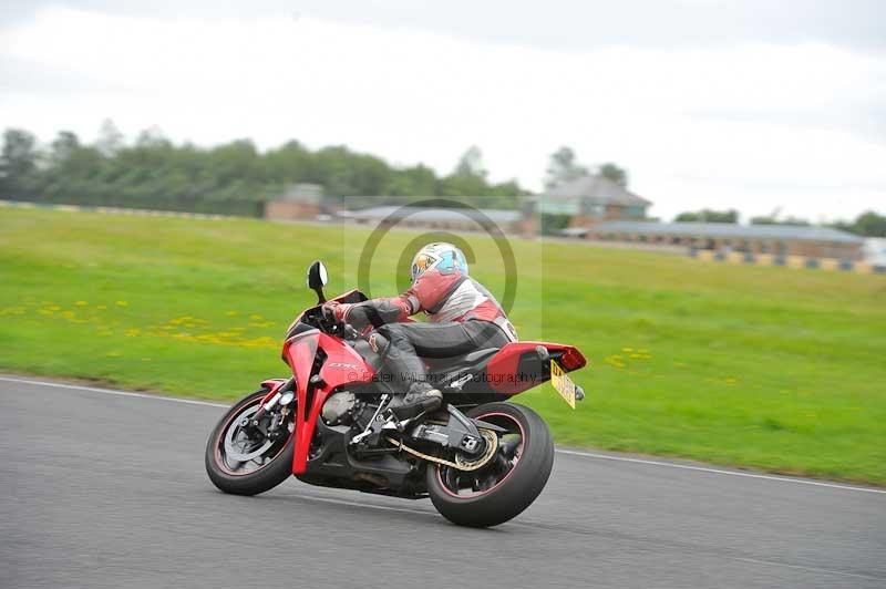 Motorcycle action photographs;cadwell;cadwell park photographs;event digital images;eventdigitalimages;motor racing louth lincolnshire;no limits trackdays;peter wileman photography;trackday;trackday digital images;trackday photos