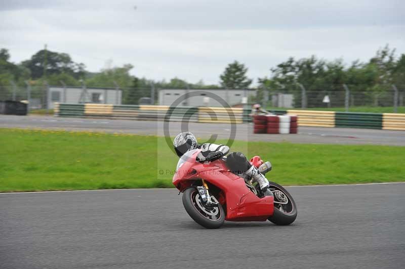 Motorcycle action photographs;cadwell;cadwell park photographs;event digital images;eventdigitalimages;motor racing louth lincolnshire;no limits trackdays;peter wileman photography;trackday;trackday digital images;trackday photos