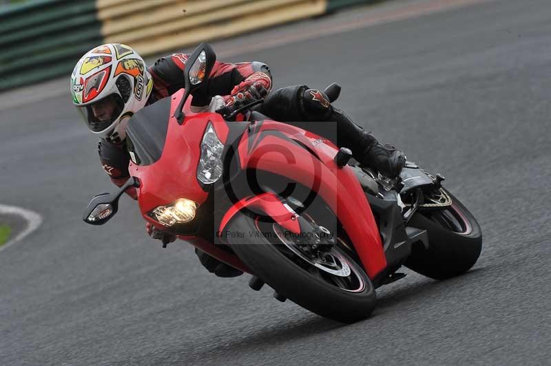 Motorcycle action photographs;cadwell;cadwell park photographs;event digital images;eventdigitalimages;motor racing louth lincolnshire;no limits trackdays;peter wileman photography;trackday;trackday digital images;trackday photos