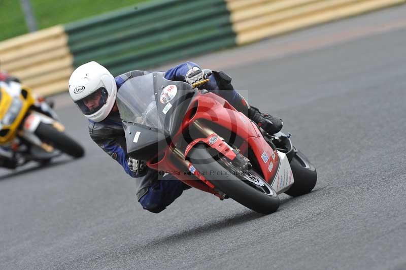 Motorcycle action photographs;cadwell;cadwell park photographs;event digital images;eventdigitalimages;motor racing louth lincolnshire;no limits trackdays;peter wileman photography;trackday;trackday digital images;trackday photos