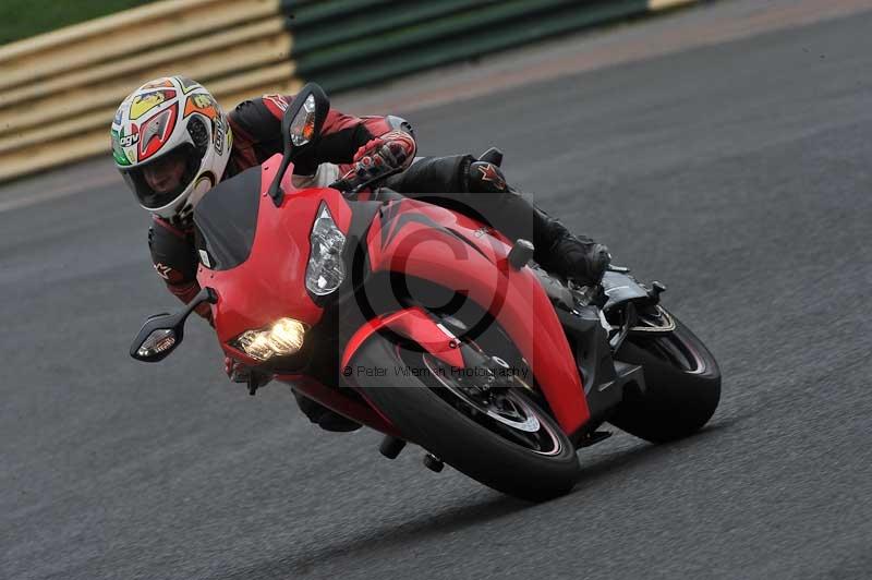 Motorcycle action photographs;cadwell;cadwell park photographs;event digital images;eventdigitalimages;motor racing louth lincolnshire;no limits trackdays;peter wileman photography;trackday;trackday digital images;trackday photos