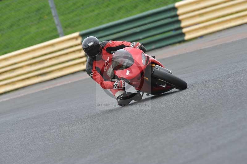 Motorcycle action photographs;cadwell;cadwell park photographs;event digital images;eventdigitalimages;motor racing louth lincolnshire;no limits trackdays;peter wileman photography;trackday;trackday digital images;trackday photos