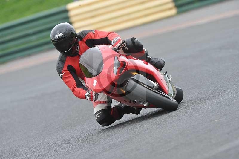 Motorcycle action photographs;cadwell;cadwell park photographs;event digital images;eventdigitalimages;motor racing louth lincolnshire;no limits trackdays;peter wileman photography;trackday;trackday digital images;trackday photos