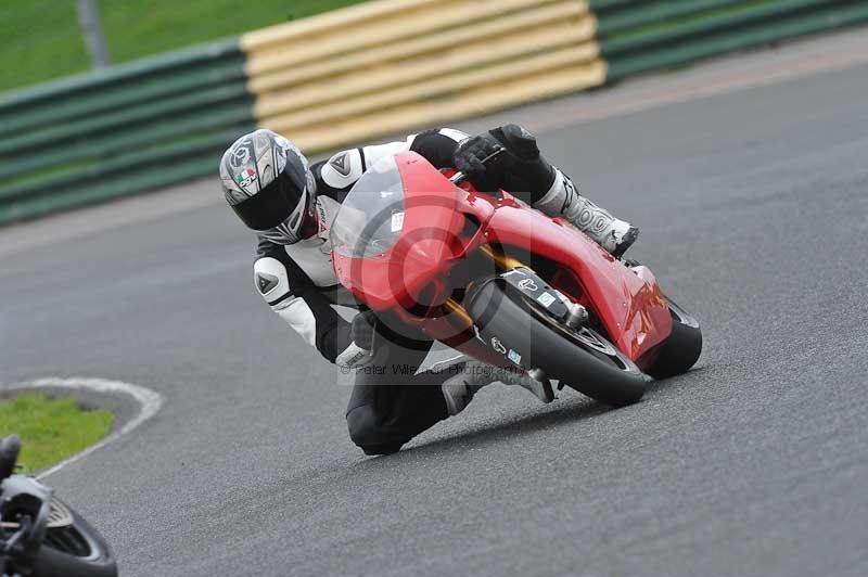 Motorcycle action photographs;cadwell;cadwell park photographs;event digital images;eventdigitalimages;motor racing louth lincolnshire;no limits trackdays;peter wileman photography;trackday;trackday digital images;trackday photos
