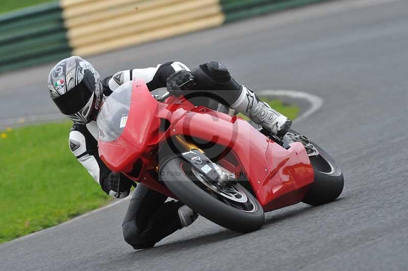 Motorcycle action photographs;cadwell;cadwell park photographs;event digital images;eventdigitalimages;motor racing louth lincolnshire;no limits trackdays;peter wileman photography;trackday;trackday digital images;trackday photos