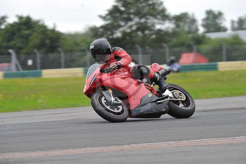 Motorcycle action photographs;cadwell;cadwell park photographs;event digital images;eventdigitalimages;motor racing louth lincolnshire;no limits trackdays;peter wileman photography;trackday;trackday digital images;trackday photos