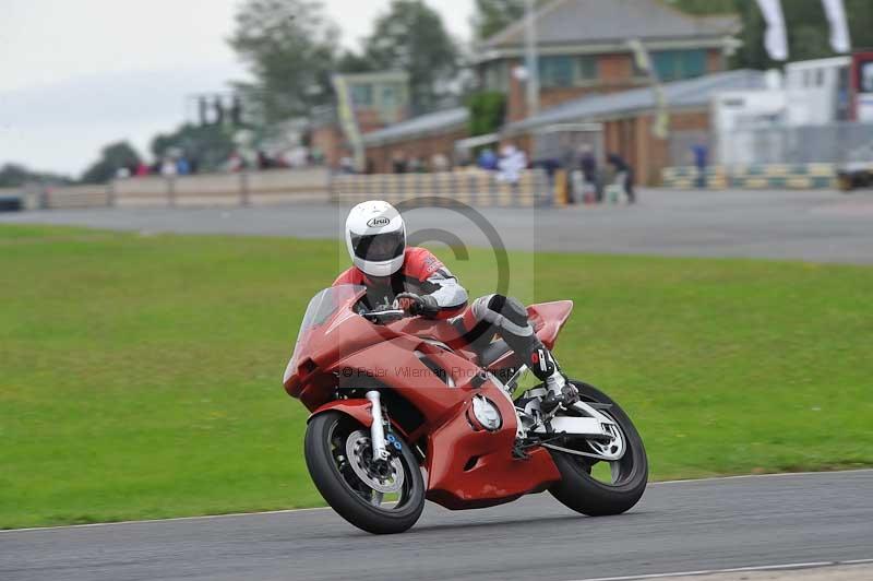 Motorcycle action photographs;cadwell;cadwell park photographs;event digital images;eventdigitalimages;motor racing louth lincolnshire;no limits trackdays;peter wileman photography;trackday;trackday digital images;trackday photos