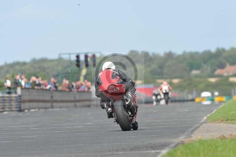 Motorcycle action photographs;cadwell;cadwell park photographs;event digital images;eventdigitalimages;motor racing louth lincolnshire;no limits trackdays;peter wileman photography;trackday;trackday digital images;trackday photos