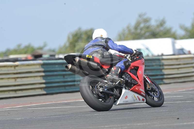 Motorcycle action photographs;cadwell;cadwell park photographs;event digital images;eventdigitalimages;motor racing louth lincolnshire;no limits trackdays;peter wileman photography;trackday;trackday digital images;trackday photos