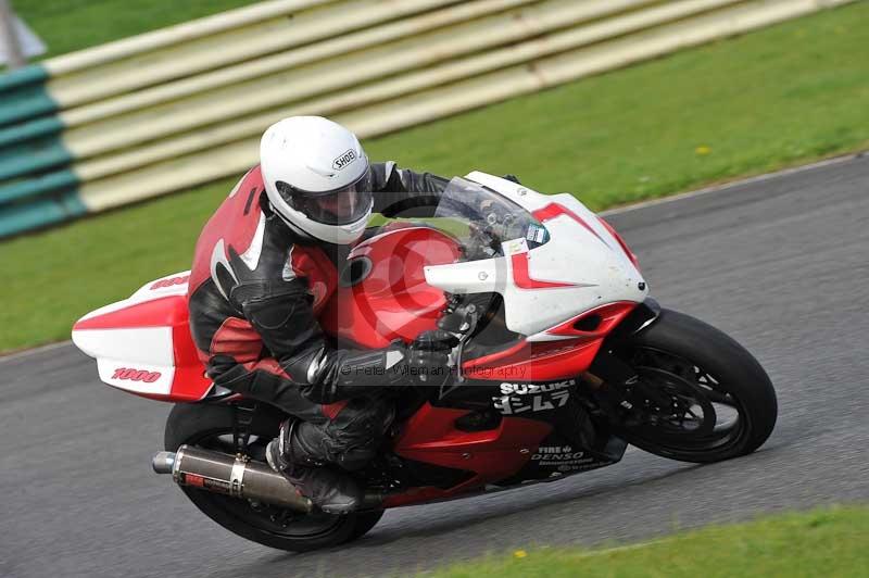 Motorcycle action photographs;cadwell;cadwell park photographs;event digital images;eventdigitalimages;motor racing louth lincolnshire;no limits trackdays;peter wileman photography;trackday;trackday digital images;trackday photos