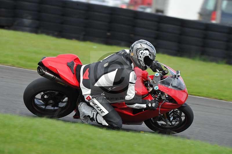 Motorcycle action photographs;cadwell;cadwell park photographs;event digital images;eventdigitalimages;motor racing louth lincolnshire;no limits trackdays;peter wileman photography;trackday;trackday digital images;trackday photos