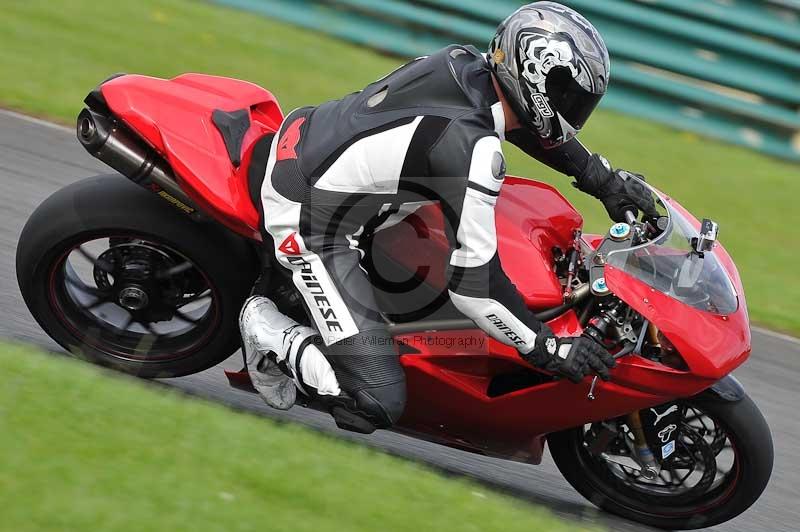 Motorcycle action photographs;cadwell;cadwell park photographs;event digital images;eventdigitalimages;motor racing louth lincolnshire;no limits trackdays;peter wileman photography;trackday;trackday digital images;trackday photos