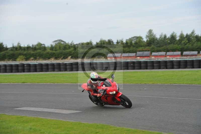 Motorcycle action photographs;cadwell;cadwell park photographs;event digital images;eventdigitalimages;motor racing louth lincolnshire;no limits trackdays;peter wileman photography;trackday;trackday digital images;trackday photos