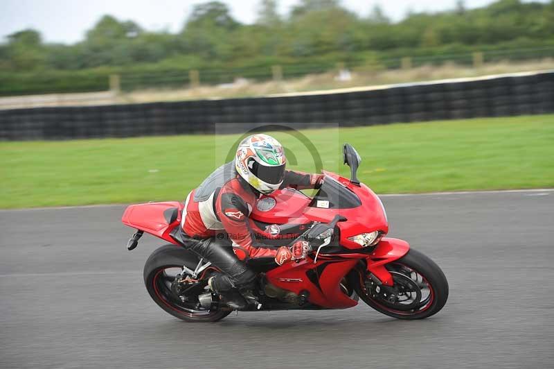 Motorcycle action photographs;cadwell;cadwell park photographs;event digital images;eventdigitalimages;motor racing louth lincolnshire;no limits trackdays;peter wileman photography;trackday;trackday digital images;trackday photos