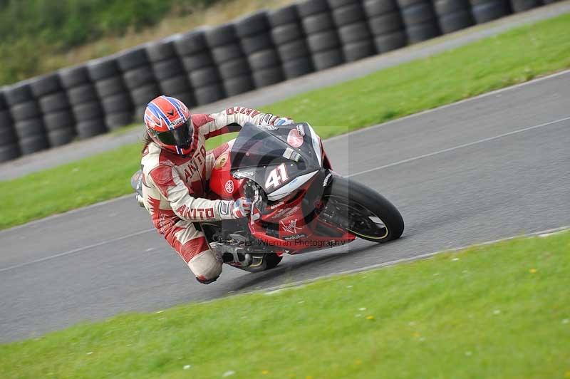 Motorcycle action photographs;cadwell;cadwell park photographs;event digital images;eventdigitalimages;motor racing louth lincolnshire;no limits trackdays;peter wileman photography;trackday;trackday digital images;trackday photos