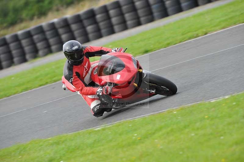 Motorcycle action photographs;cadwell;cadwell park photographs;event digital images;eventdigitalimages;motor racing louth lincolnshire;no limits trackdays;peter wileman photography;trackday;trackday digital images;trackday photos