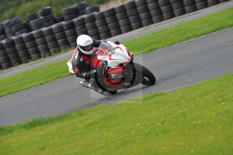 Motorcycle action photographs;cadwell;cadwell park photographs;event digital images;eventdigitalimages;motor racing louth lincolnshire;no limits trackdays;peter wileman photography;trackday;trackday digital images;trackday photos