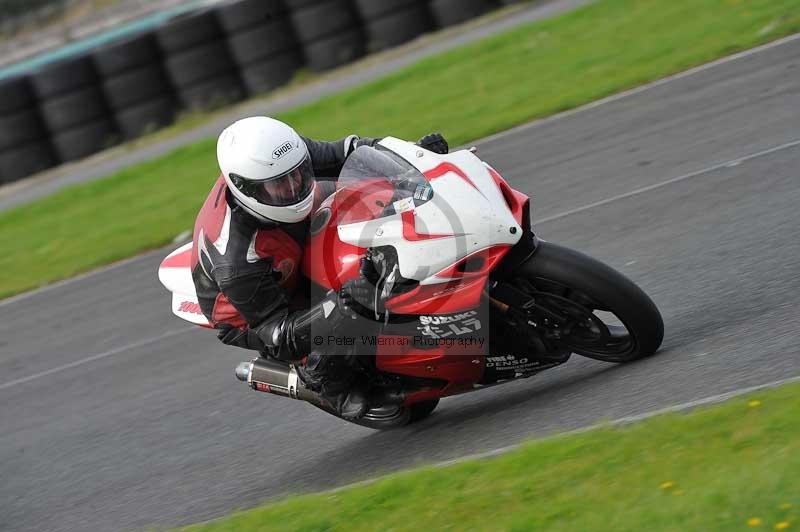 Motorcycle action photographs;cadwell;cadwell park photographs;event digital images;eventdigitalimages;motor racing louth lincolnshire;no limits trackdays;peter wileman photography;trackday;trackday digital images;trackday photos