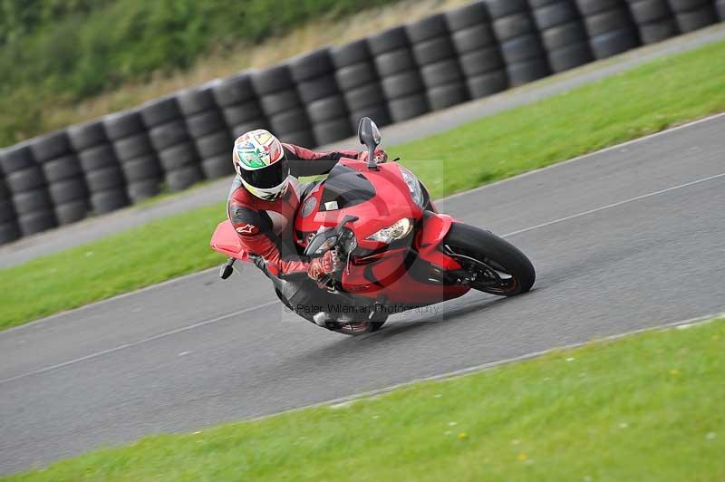Motorcycle action photographs;cadwell;cadwell park photographs;event digital images;eventdigitalimages;motor racing louth lincolnshire;no limits trackdays;peter wileman photography;trackday;trackday digital images;trackday photos