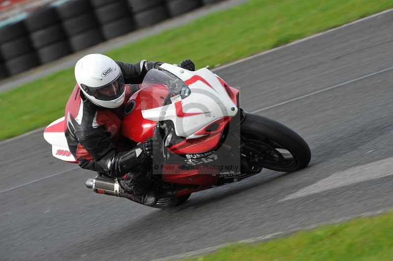 Motorcycle action photographs;cadwell;cadwell park photographs;event digital images;eventdigitalimages;motor racing louth lincolnshire;no limits trackdays;peter wileman photography;trackday;trackday digital images;trackday photos