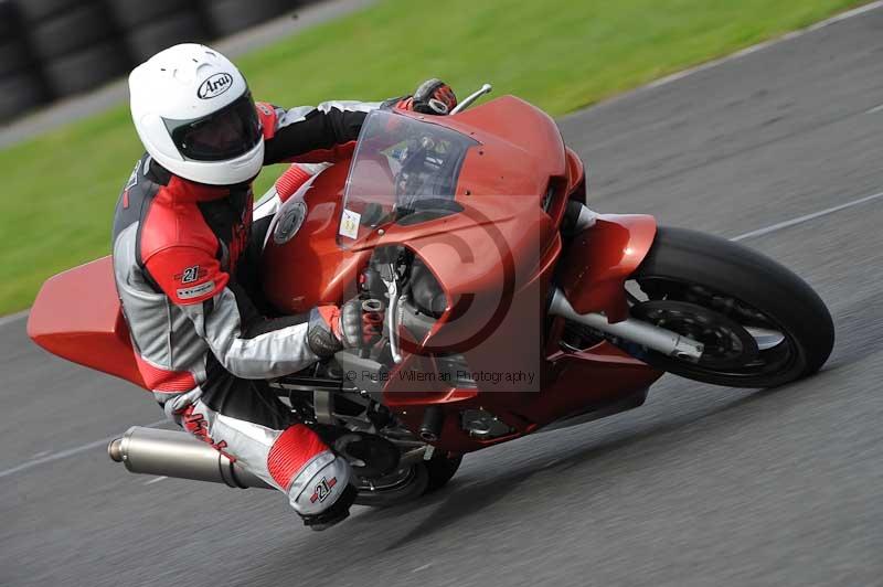 Motorcycle action photographs;cadwell;cadwell park photographs;event digital images;eventdigitalimages;motor racing louth lincolnshire;no limits trackdays;peter wileman photography;trackday;trackday digital images;trackday photos