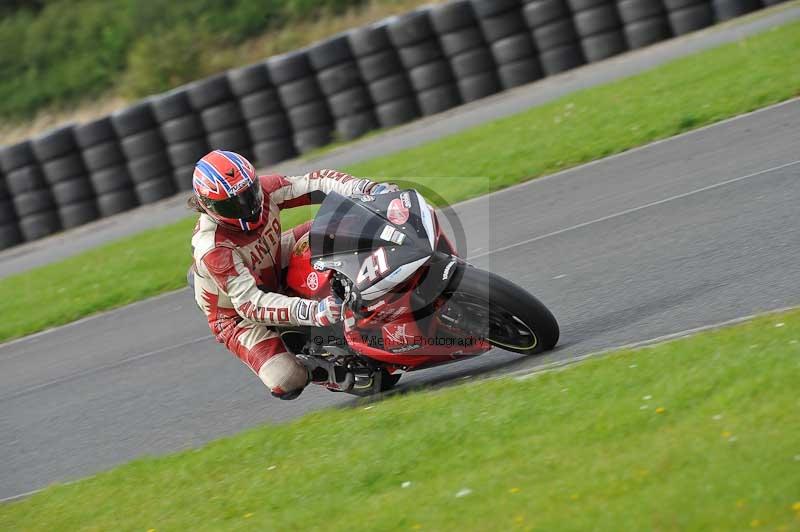 Motorcycle action photographs;cadwell;cadwell park photographs;event digital images;eventdigitalimages;motor racing louth lincolnshire;no limits trackdays;peter wileman photography;trackday;trackday digital images;trackday photos