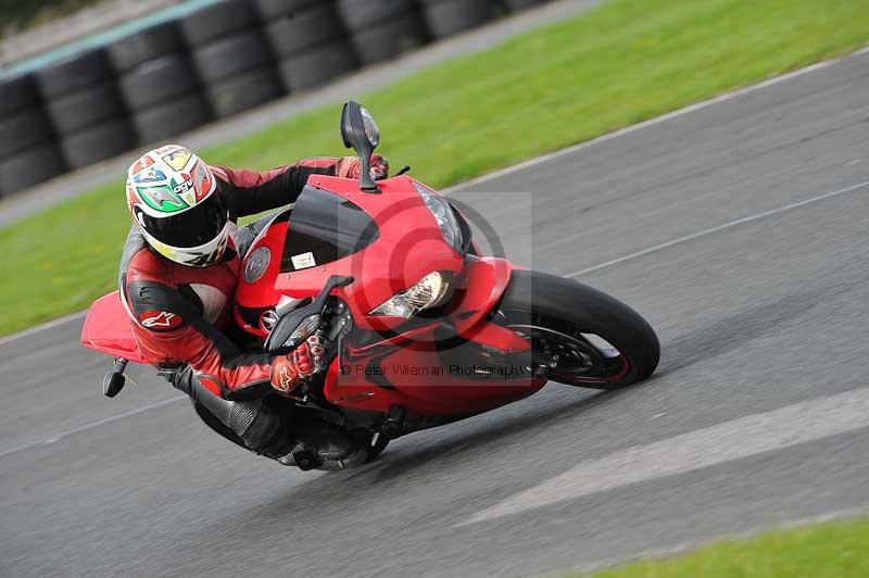 Motorcycle action photographs;cadwell;cadwell park photographs;event digital images;eventdigitalimages;motor racing louth lincolnshire;no limits trackdays;peter wileman photography;trackday;trackday digital images;trackday photos