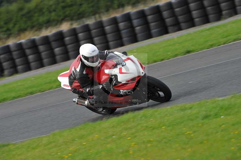 Motorcycle action photographs;cadwell;cadwell park photographs;event digital images;eventdigitalimages;motor racing louth lincolnshire;no limits trackdays;peter wileman photography;trackday;trackday digital images;trackday photos