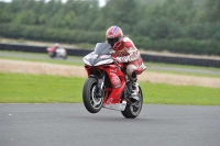 Motorcycle-action-photographs;cadwell;cadwell-park-photographs;event-digital-images;eventdigitalimages;motor-racing-louth-lincolnshire;no-limits-trackdays;peter-wileman-photography;trackday;trackday-digital-images;trackday-photos