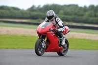 Motorcycle-action-photographs;cadwell;cadwell-park-photographs;event-digital-images;eventdigitalimages;motor-racing-louth-lincolnshire;no-limits-trackdays;peter-wileman-photography;trackday;trackday-digital-images;trackday-photos