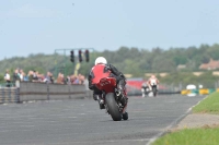 Motorcycle-action-photographs;cadwell;cadwell-park-photographs;event-digital-images;eventdigitalimages;motor-racing-louth-lincolnshire;no-limits-trackdays;peter-wileman-photography;trackday;trackday-digital-images;trackday-photos