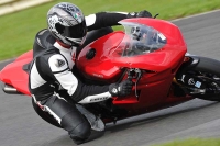 Motorcycle-action-photographs;cadwell;cadwell-park-photographs;event-digital-images;eventdigitalimages;motor-racing-louth-lincolnshire;no-limits-trackdays;peter-wileman-photography;trackday;trackday-digital-images;trackday-photos
