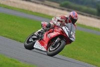 Motorcycle-action-photographs;cadwell;cadwell-park-photographs;event-digital-images;eventdigitalimages;motor-racing-louth-lincolnshire;no-limits-trackdays;peter-wileman-photography;trackday;trackday-digital-images;trackday-photos