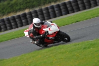 Motorcycle-action-photographs;cadwell;cadwell-park-photographs;event-digital-images;eventdigitalimages;motor-racing-louth-lincolnshire;no-limits-trackdays;peter-wileman-photography;trackday;trackday-digital-images;trackday-photos