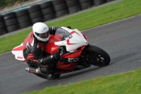 Motorcycle-action-photographs;cadwell;cadwell-park-photographs;event-digital-images;eventdigitalimages;motor-racing-louth-lincolnshire;no-limits-trackdays;peter-wileman-photography;trackday;trackday-digital-images;trackday-photos