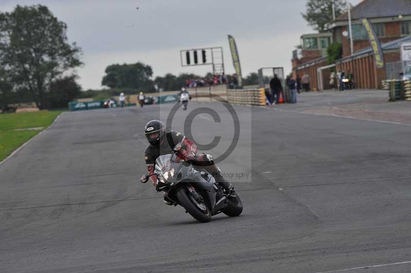 Motorcycle action photographs;cadwell;cadwell park photographs;event digital images;eventdigitalimages;motor racing louth lincolnshire;no limits trackdays;peter wileman photography;trackday;trackday digital images;trackday photos