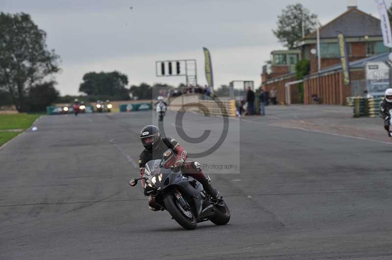 Motorcycle action photographs;cadwell;cadwell park photographs;event digital images;eventdigitalimages;motor racing louth lincolnshire;no limits trackdays;peter wileman photography;trackday;trackday digital images;trackday photos