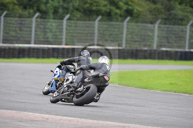 Motorcycle action photographs;cadwell;cadwell park photographs;event digital images;eventdigitalimages;motor racing louth lincolnshire;no limits trackdays;peter wileman photography;trackday;trackday digital images;trackday photos