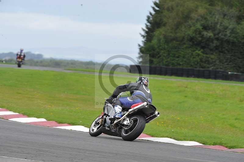 Motorcycle action photographs;cadwell;cadwell park photographs;event digital images;eventdigitalimages;motor racing louth lincolnshire;no limits trackdays;peter wileman photography;trackday;trackday digital images;trackday photos